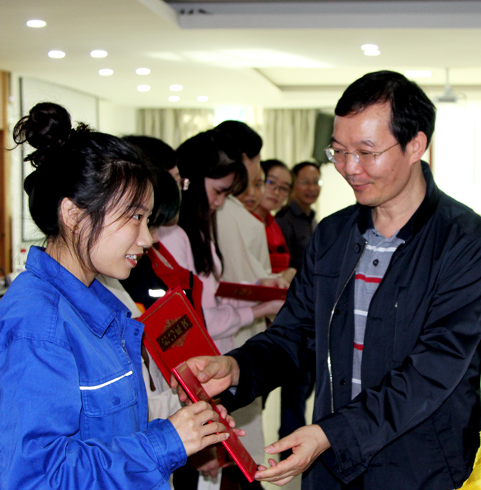 C:\Users\LC\Desktop\图片1.png C:\Users\LC\Desktop\图片1.png